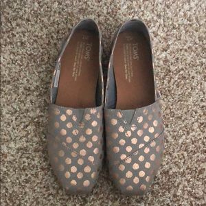 Tom’s classic women’s shoes